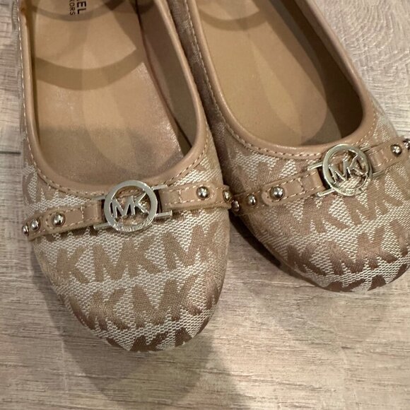Michael Kors Girls Tan Monogram Ballet Flats With Strap & MK Logo Size 3 - Picture 3 of 6